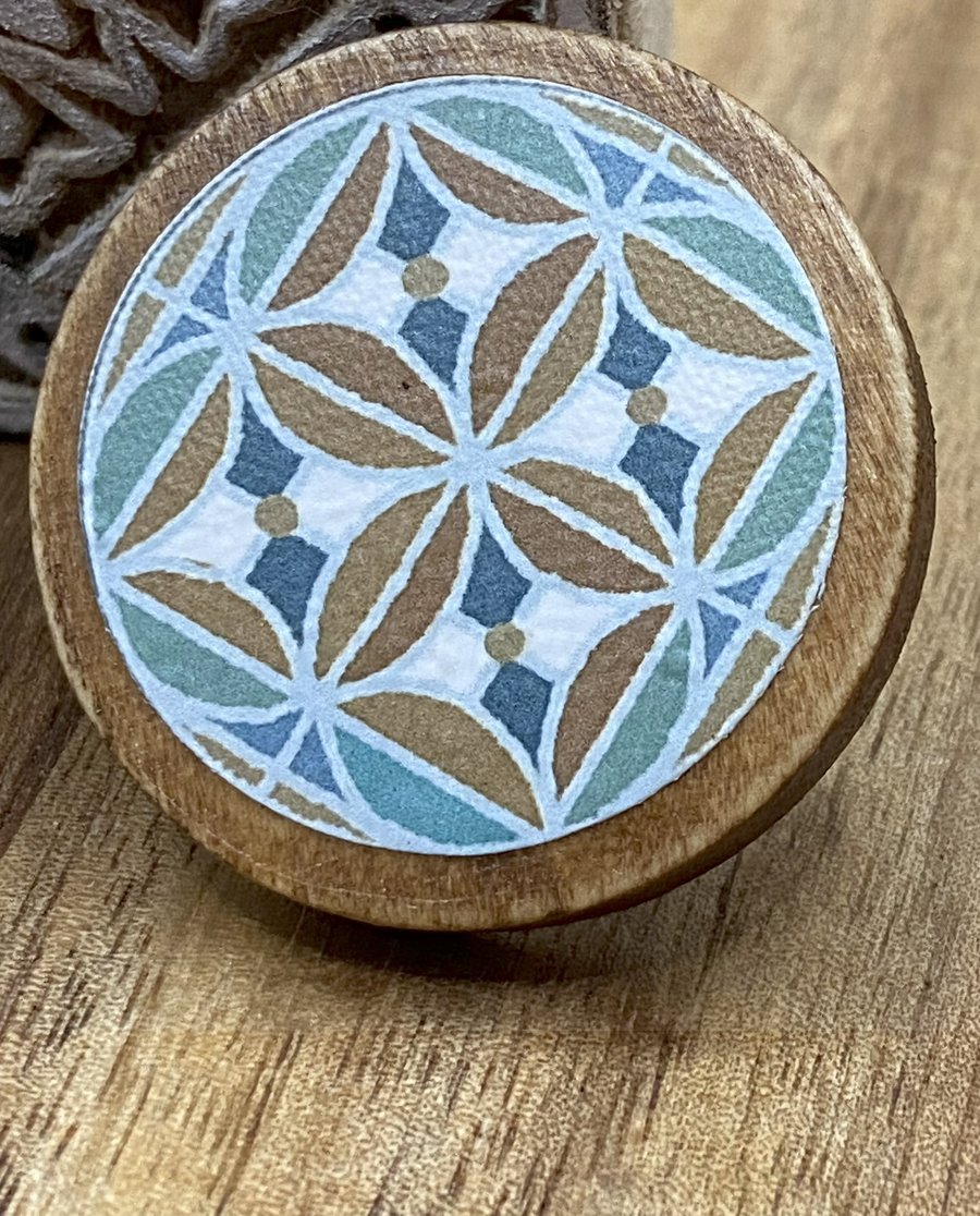 Wooden Brooch geometric pattern