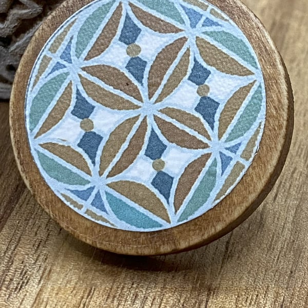 Wooden Brooch geometric pattern