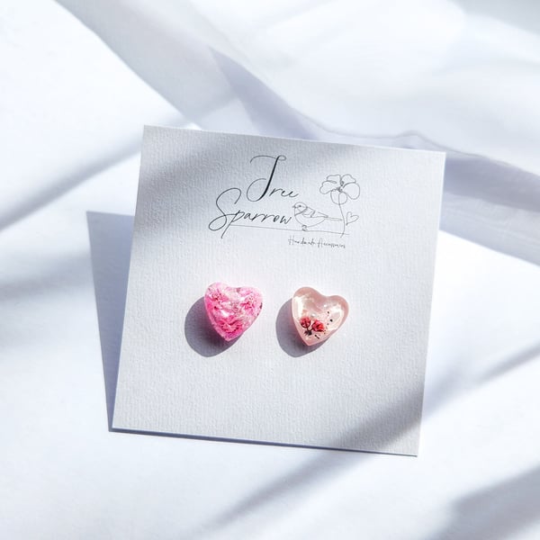 Dried flowers earrings, Floral heart earrings