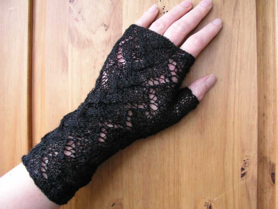 Black Lace Fingerless Gloves Knitting Pattern