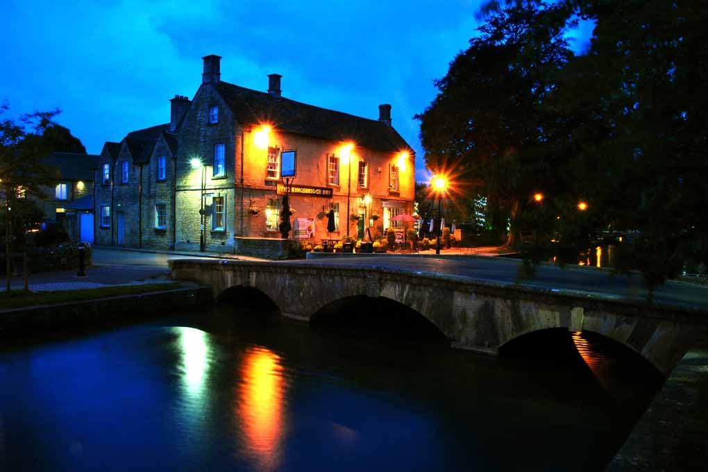 Kingsbridge Inn Bourton On The Water Cotswolds Photograph Print
