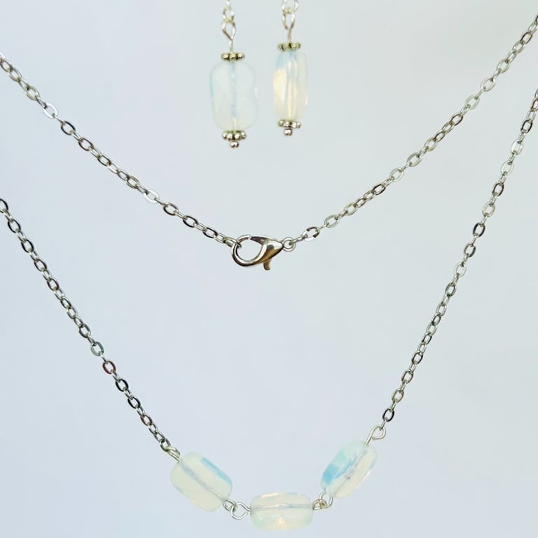 Moonstone necklace and earrings - Jewellery set - June Birthstone