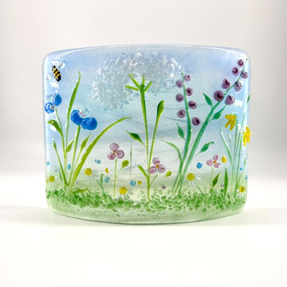 Pretty Curved Glass Floral Panel in with a Little Bee