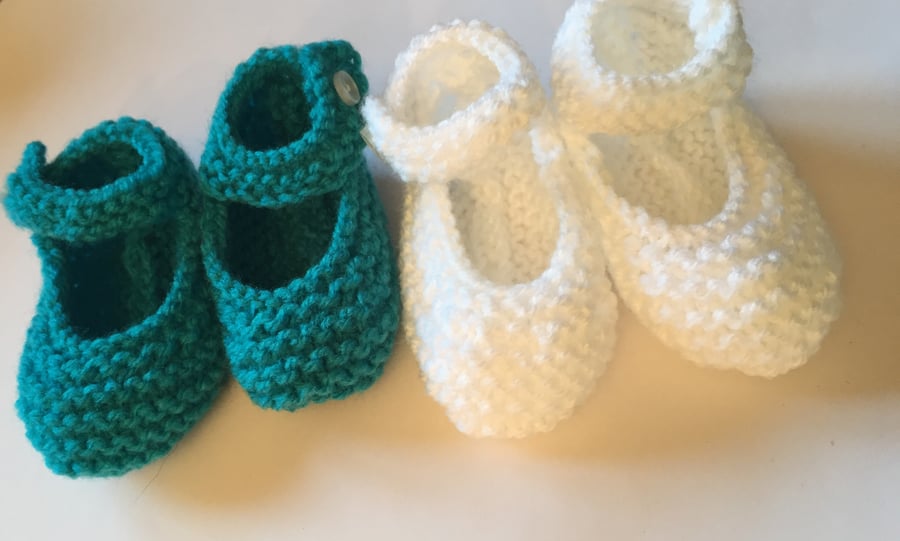 3-9 months white knitted booties crib shoes