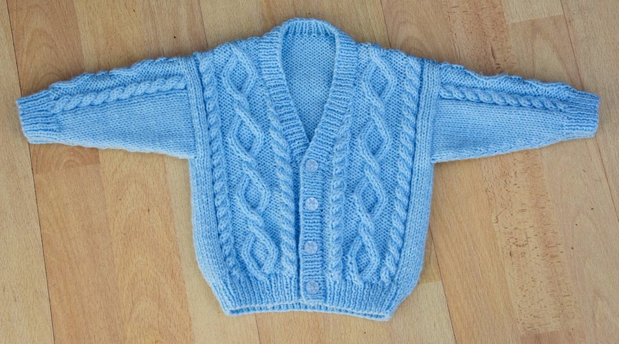 Hand knitted babies cardigan chest size 46cms approx 6 to 12 mths