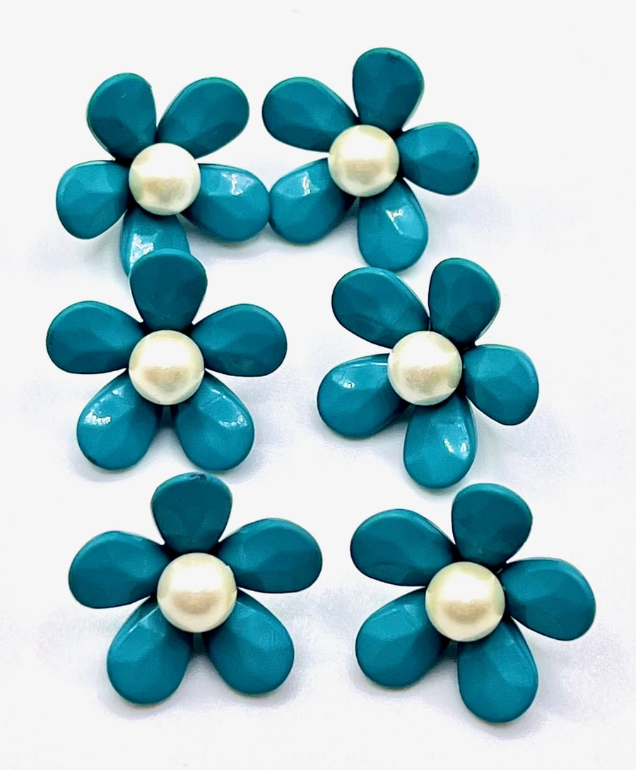 6 Textured Flower Buttons, Pearl Centre, 18mm Wide, Teal Colour, Italian Design