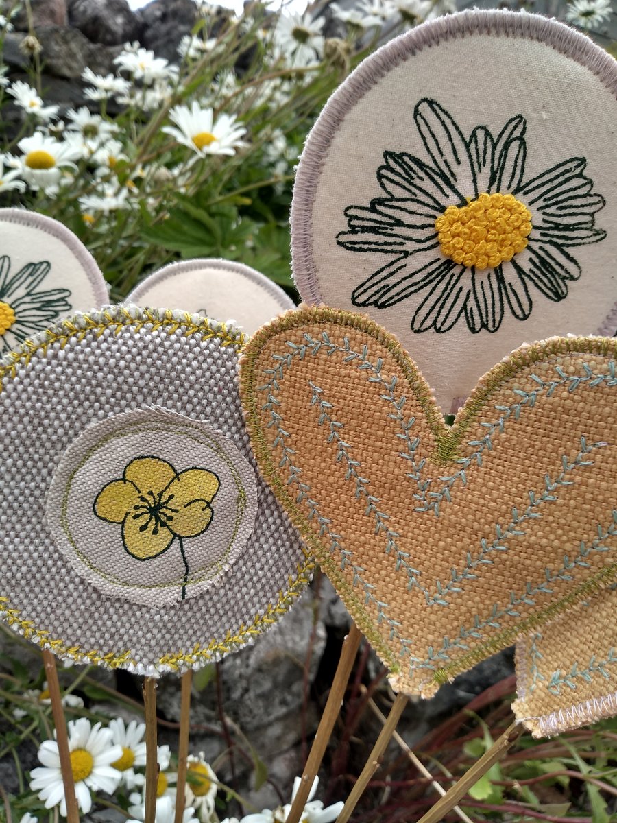 Screen printed fabric flowers on willow - Daisies and hearts