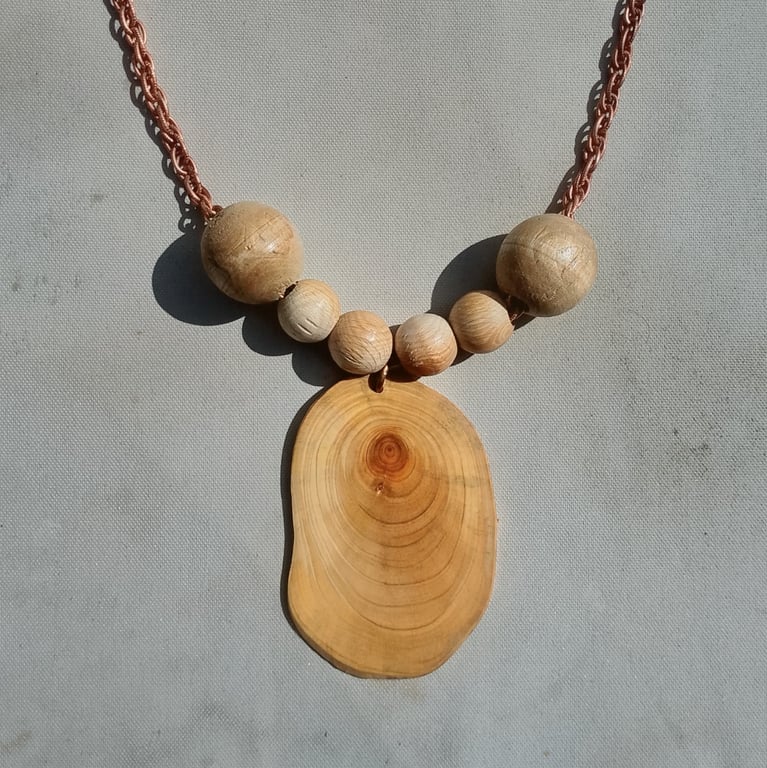 Pendant neckless crafted from Lime and Pine.