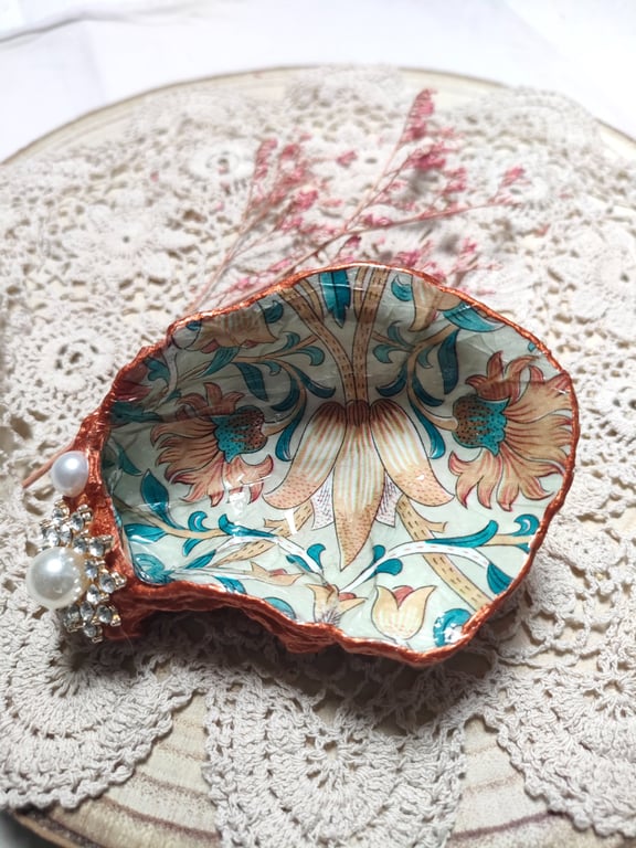 Oyster Shell Trinket Dish - Gift Boxed