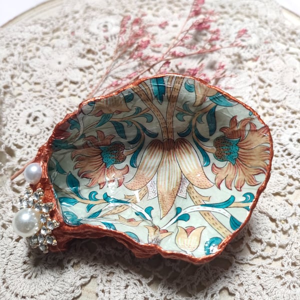 Oyster Shell Trinket Dish - Gift Boxed