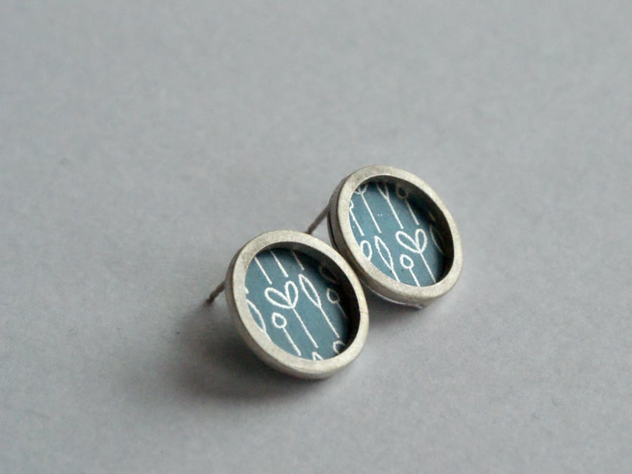 Navy spring buds pattern studs - silver circle