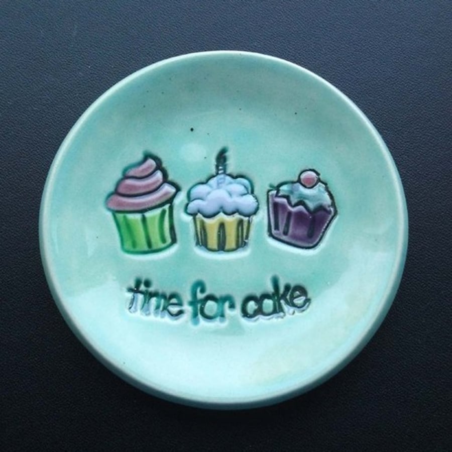 cute little cupcake plate