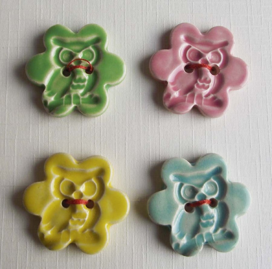 Set of four large owl ceramic buttons
