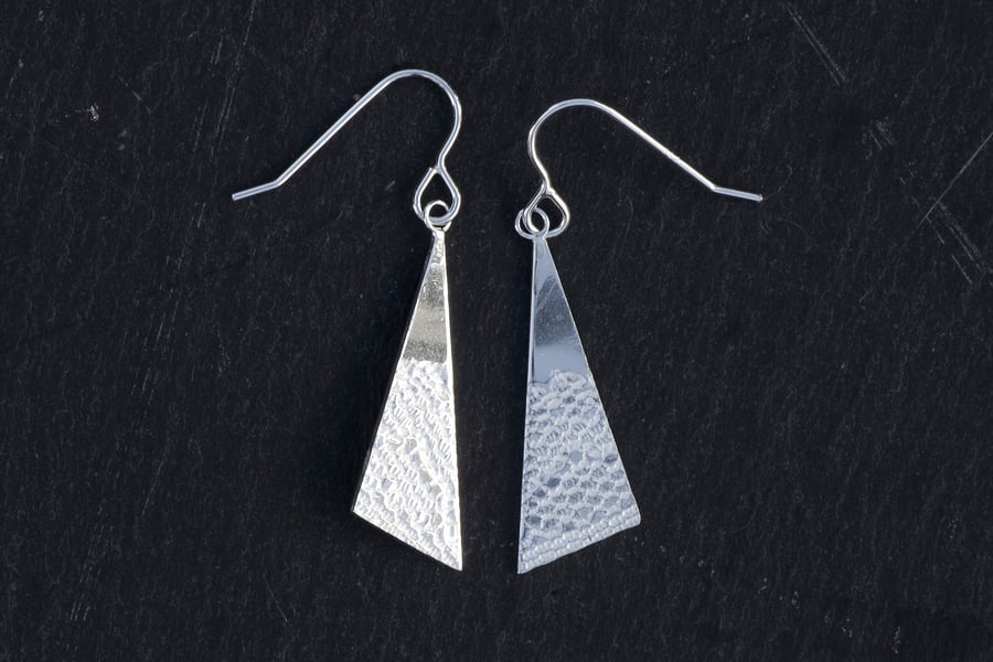 Lace textured earrings - triangle