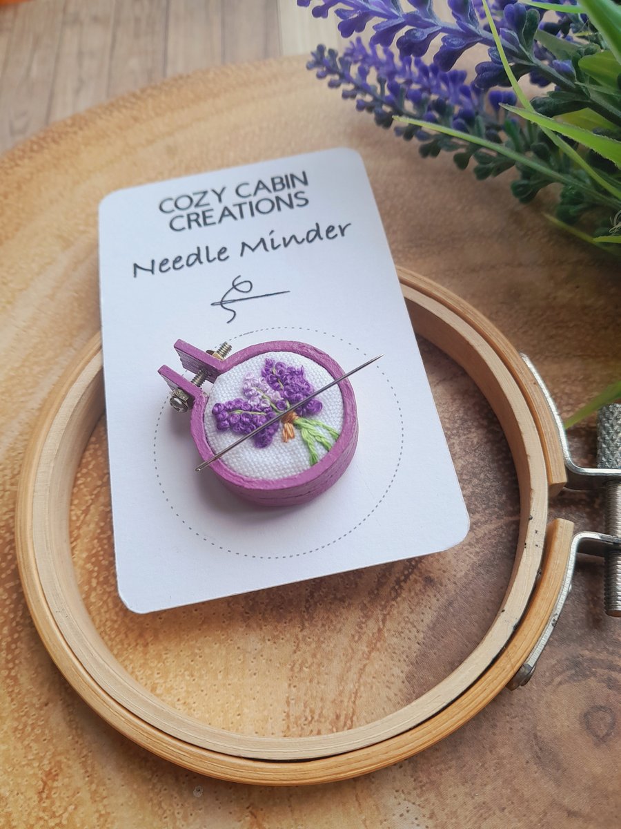 Embroidered Lavender Needle Minder 