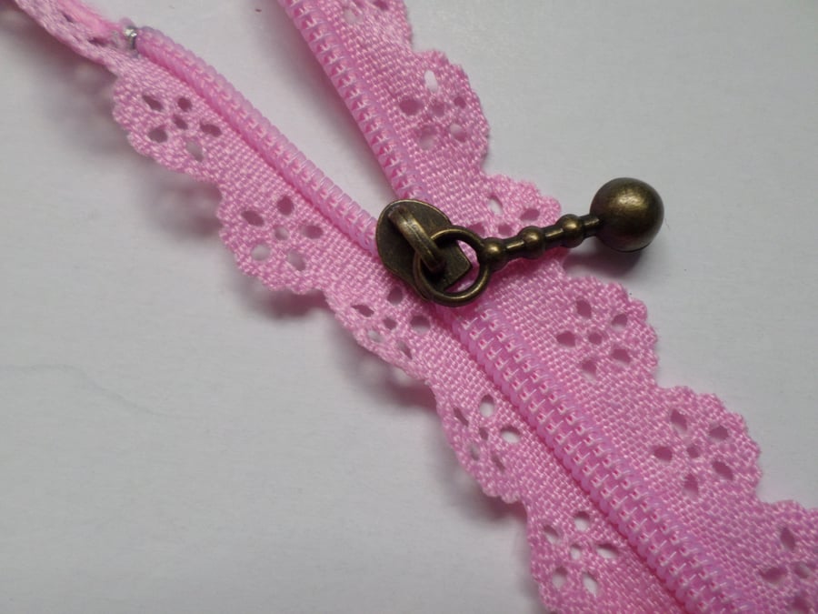 1 x Nylon Lace Zip - Metal Findings - Flower - 15cm - Pink