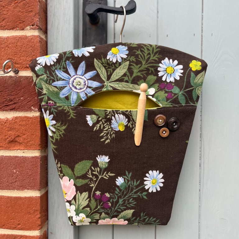 Vintage Belinda Cotton Peg Bag with passionflowers 