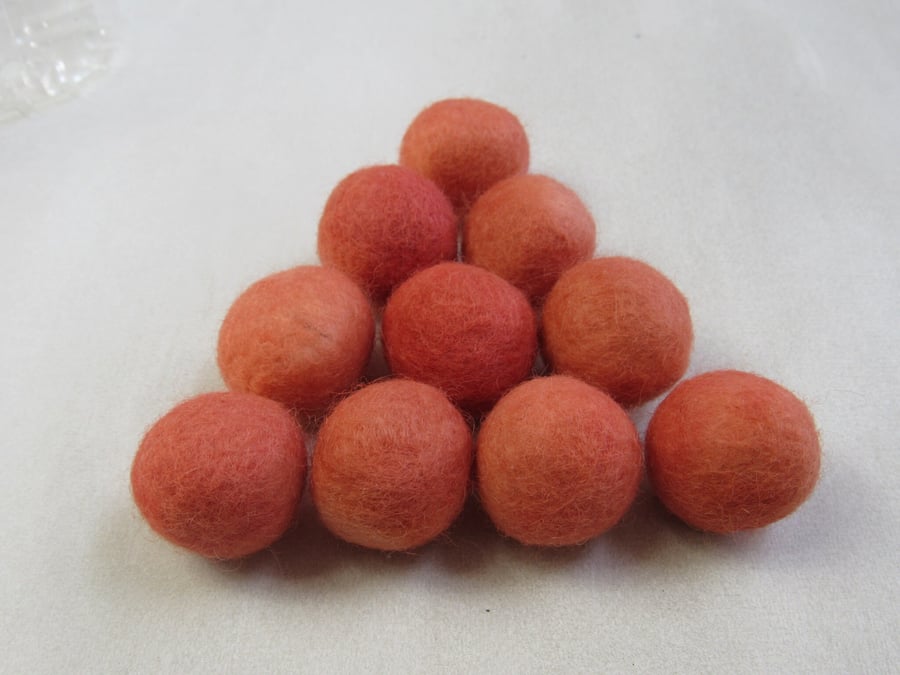 10 2cm Madder Natural Dye Felt Balls