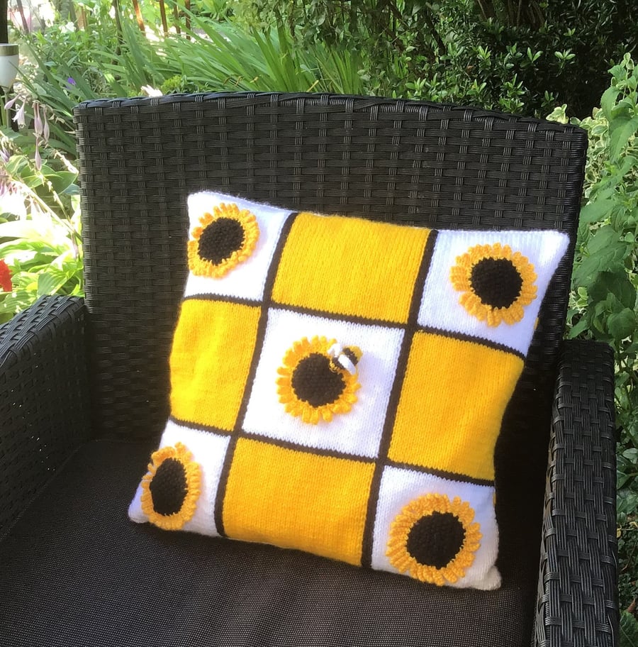 Knitting Pattern for Sunflower Cushion.  Digital Pattern