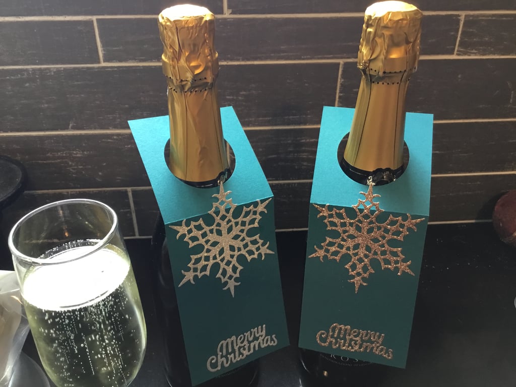 Gift tag. Snowflake wine bottle gift tag. Gift wrap. Bottle gift wrap. Gift tag.