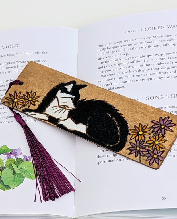 Cat wooden bookmark,  pyrography, gift for a cat lover  