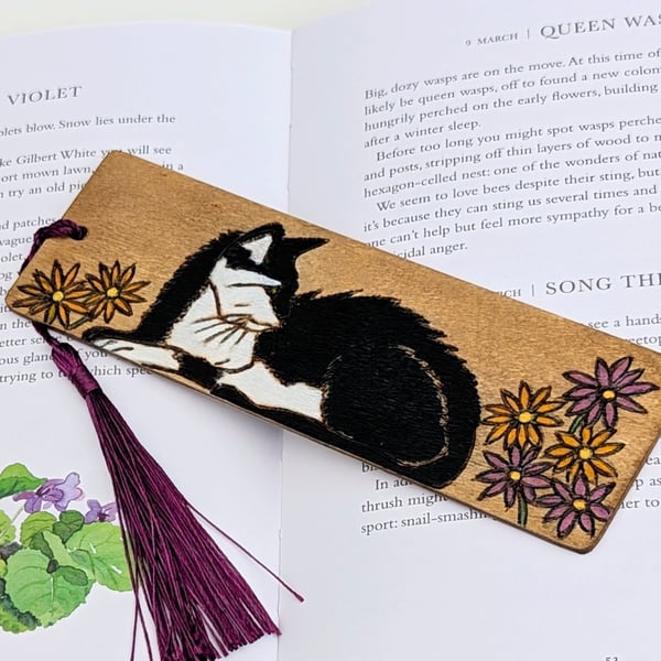 Cat wooden bookmark,  pyrography, gift for a cat lover  