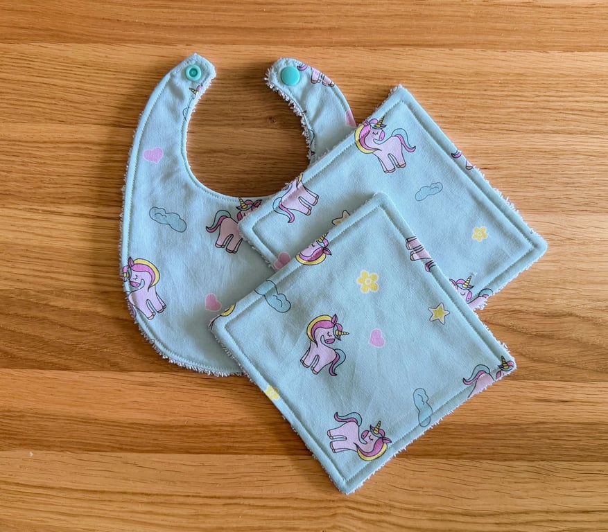 Newborn Baby Boxed Gift Set-Bib & Matching Baby Wipes Bib-Unicorn Design-BGS17