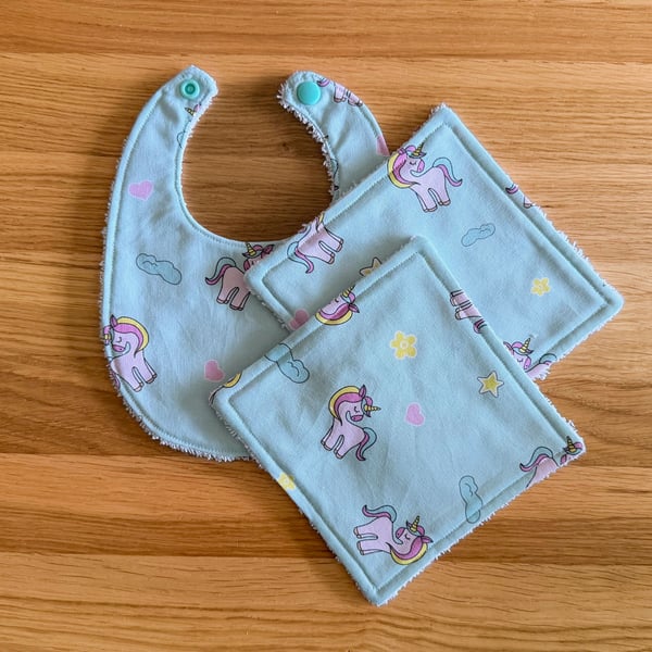 Newborn Baby Boxed Gift Set-Bib & Matching Baby Wipes Bib-Unicorn Design-BGS17