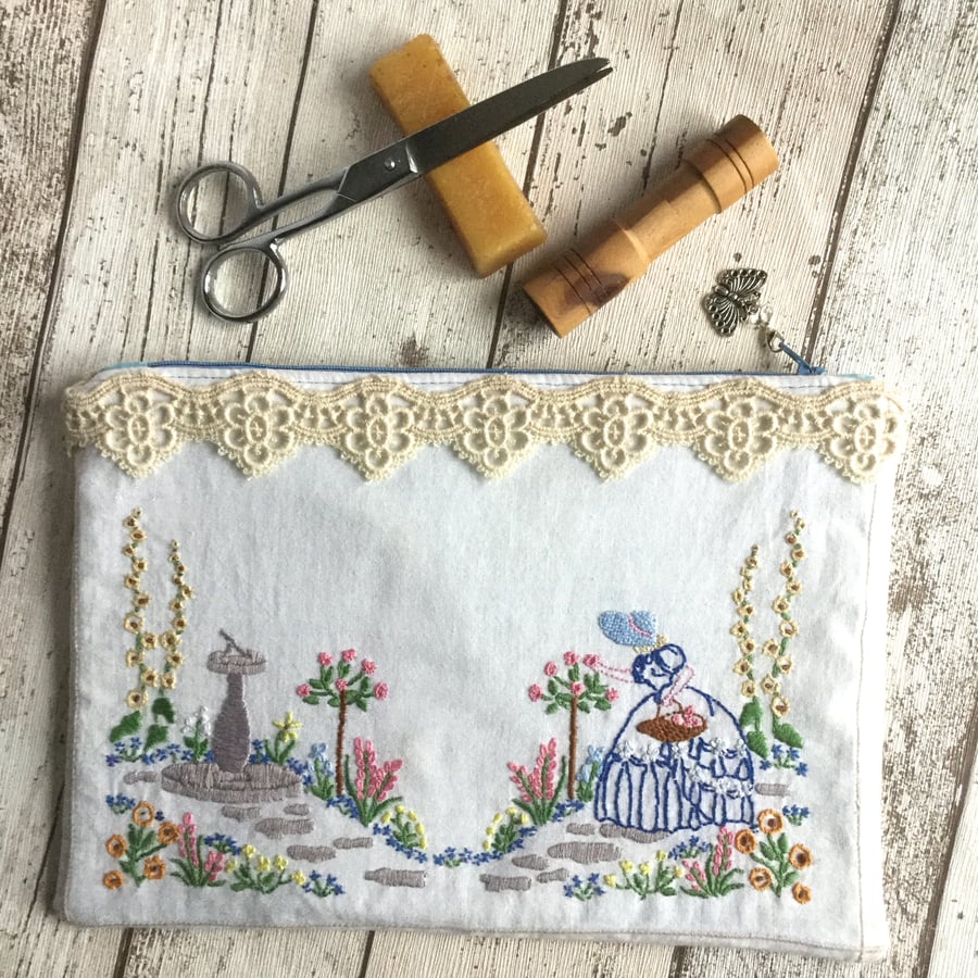 Vintage Linen Hand Embroidered Zipped Bag