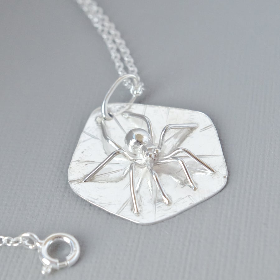 Hallmarked Solid Sterling Silver Naturalistic Spider on Web Pendant 