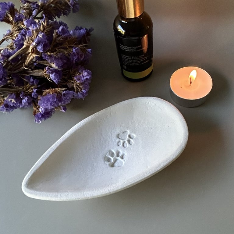 Essential Oil Diffuser - Clay Paw Dish with Aroma Stones
