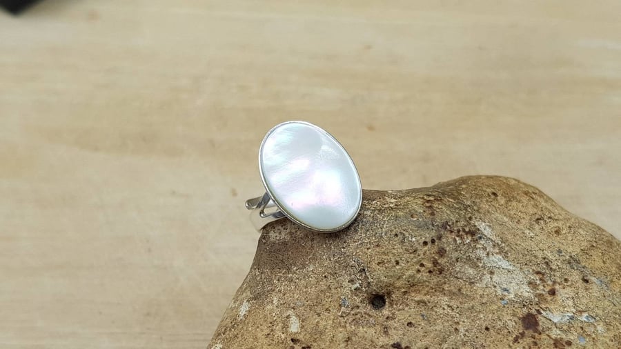 Simple oval Mother of pearl ring. 925 sterling silver. 1st anniversary