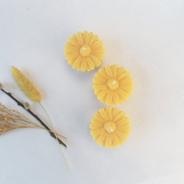 Daisy Flower Beeswax Candles 