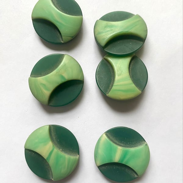 2cm Green Vintage buttons with shank 