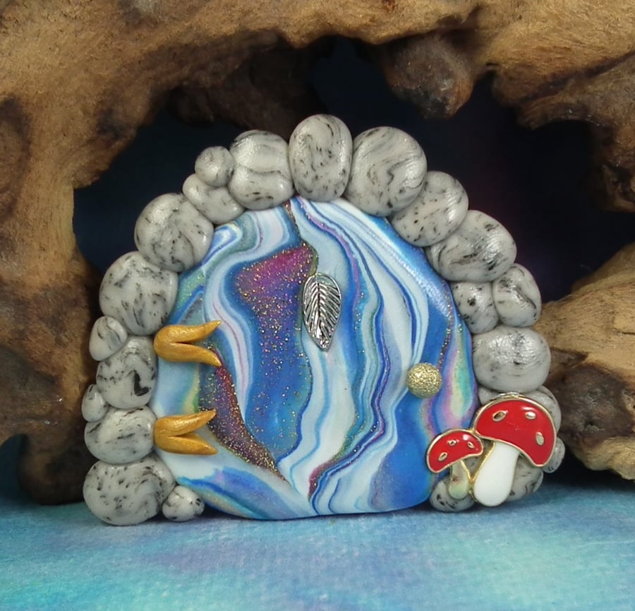 Sparkling Wallmounted Gnome Portal 2.5"  Magical Fairy Door