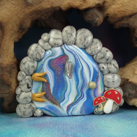 Sparkling Wallmounted Gnome Portal 2.5"  Magical Fairy Door