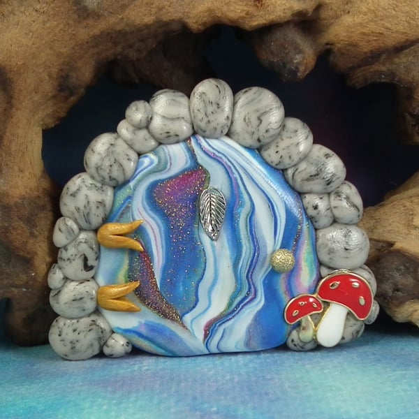 Sparkling Wallmounted Gnome Portal 2.5"  Magical Fairy Door