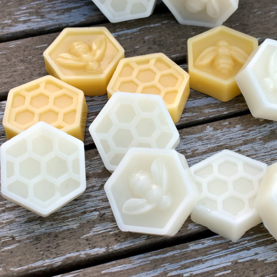 Beeswax, 1oz, 30g pure beeswax for cosmetics, bookbinding, and much more
