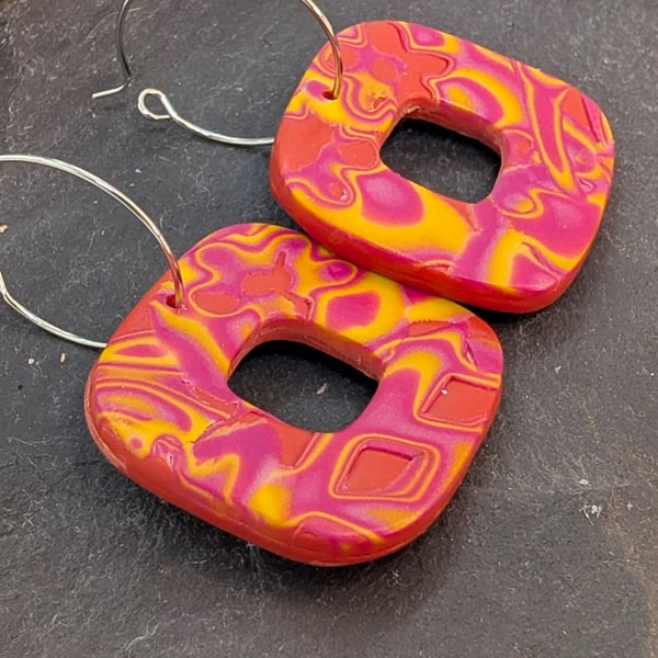 Double sided flower power earrings 