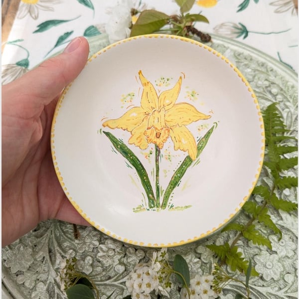 Daffodil hand-painted Ring jewellery dish 