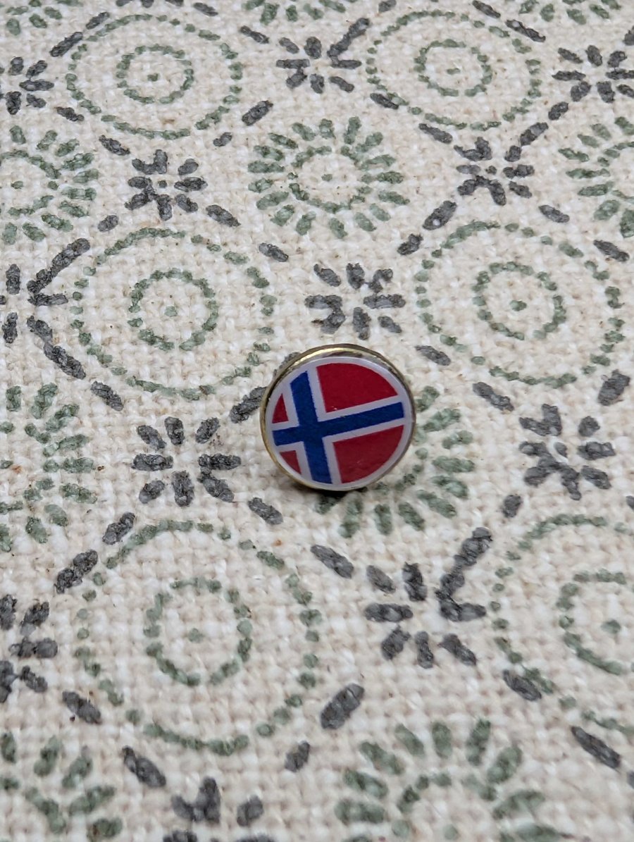 Norway Flag Pin - Small Resin Topped Pin Badge - Norwegian Flag Badge