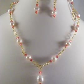 Freshwater Pearl and Crystal Jewellery Set.