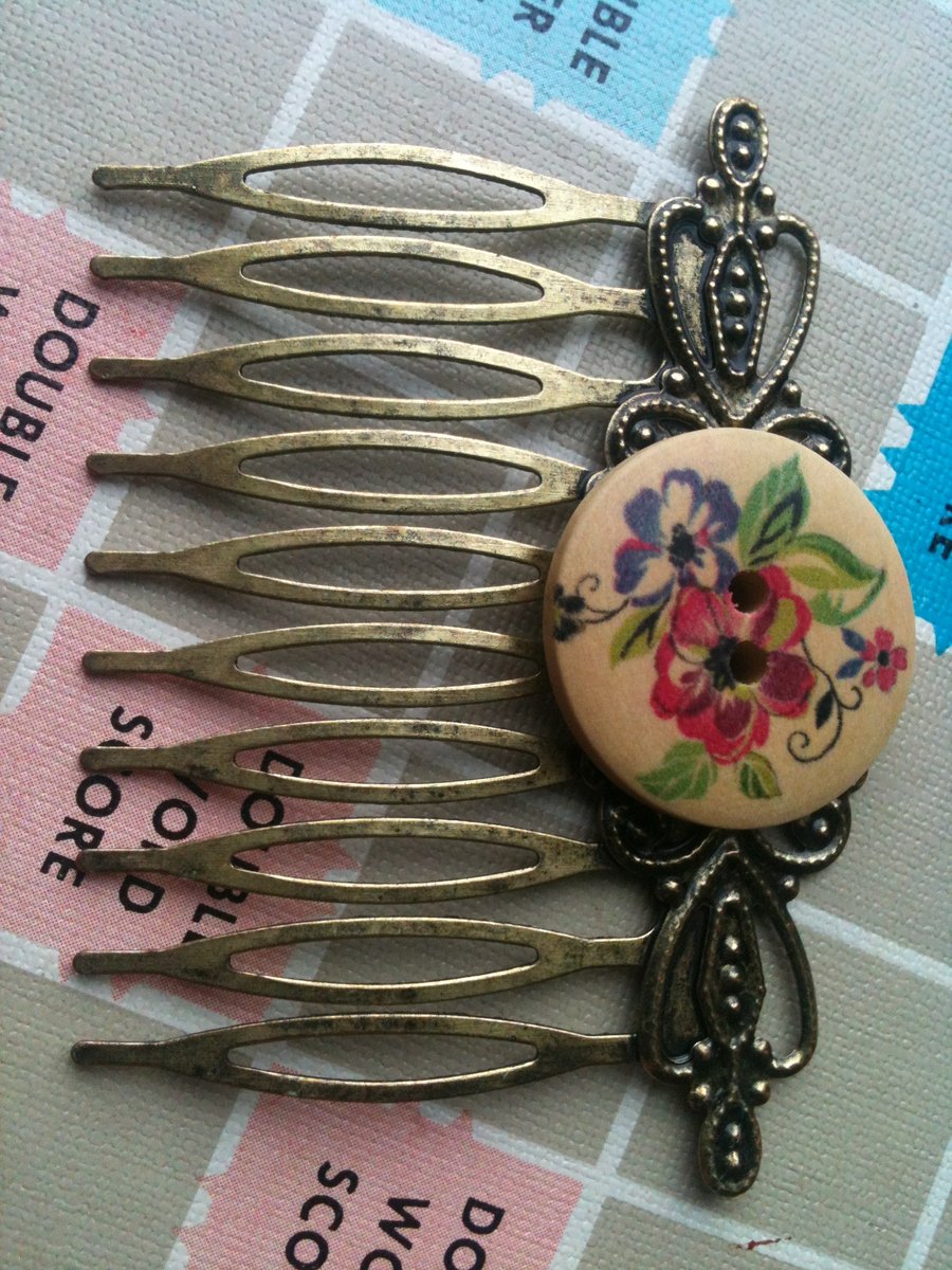 Tigerlily Button Rose Haircomb  (FREE POSTAGE)