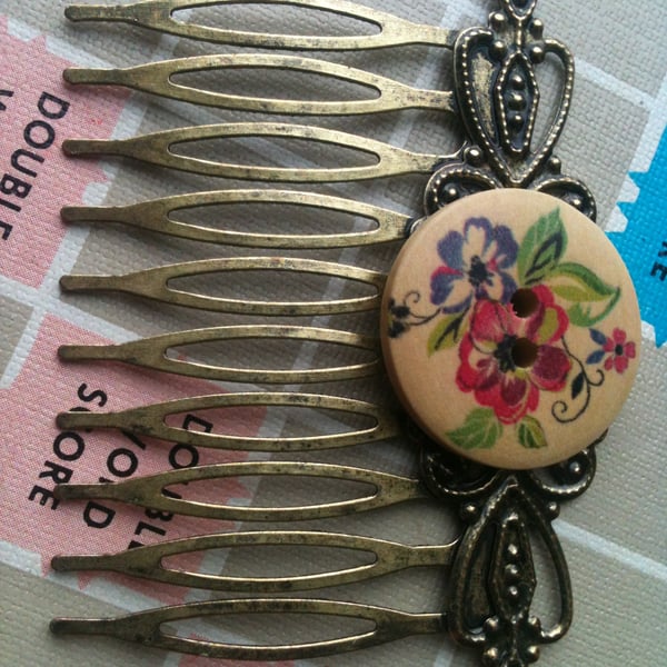 Tigerlily Button Rose Haircomb  (FREE POSTAGE)