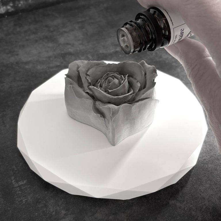 White Diamond Edge Coaster with 3D Rose Heart Essential Oil Diffuser Gift