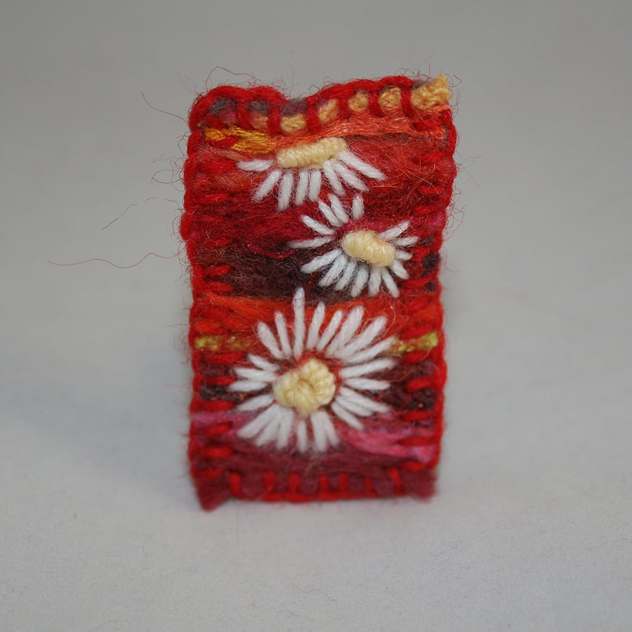 SALE Daisies - Embroidered and felted brooch