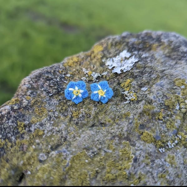 Crochet Forget-me-not stud earrings