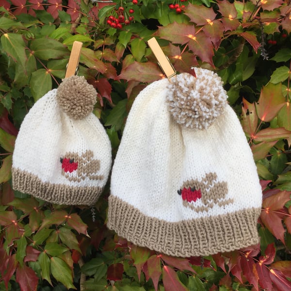 Pom Pom Hat KNITTING PATTERN in PDF with a Winter Robin motif
