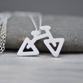  triangular bicycle necklace in sterling silver