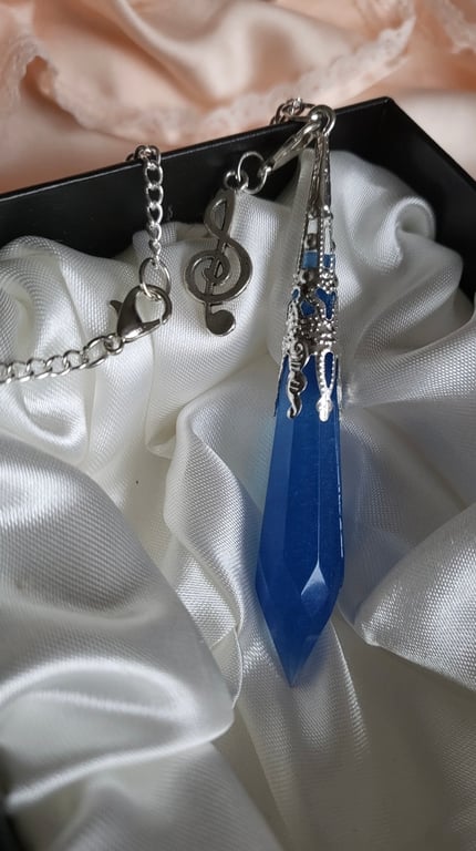 Shimmery Blue Music Note Crystal Resin Necklace 